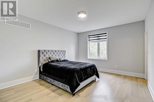 37 Woodhaven Avenue, Aurora (Aurora Estates), ON - Indoor Photo Showing Bedroom