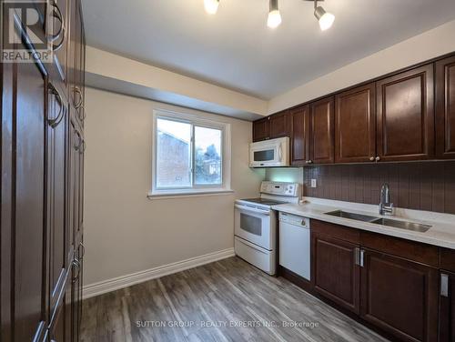 76 Moregate Crescent, Brampton (Central Park), ON - Indoor Photo Showing Kitchen With Double Sink