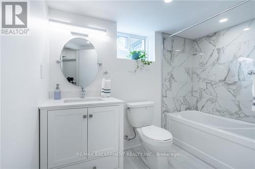 1017 Plains View Avenue, Burlington (Lasalle), ON - Indoor Photo Showing Bathroom