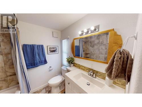 1908 Kokanee  N Place, Cranbrook, BC - Indoor Photo Showing Bathroom