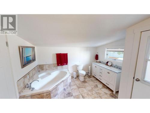 1908 Kokanee  N Place, Cranbrook, BC - Indoor Photo Showing Bathroom