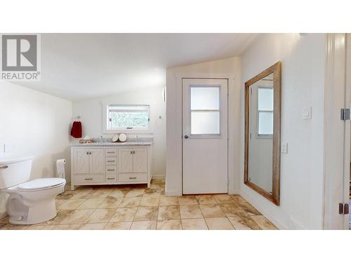 1908 Kokanee  N Place, Cranbrook, BC - Indoor Photo Showing Bathroom