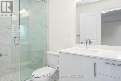 141 Shepherd Drive, Barrie, ON - Indoor Photo Showing Bathroom