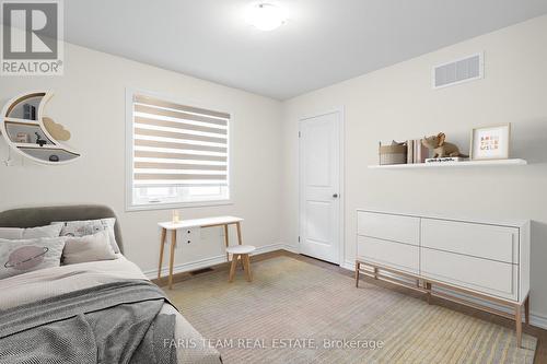 141 Shepherd Drive, Barrie, ON - Indoor Photo Showing Bedroom