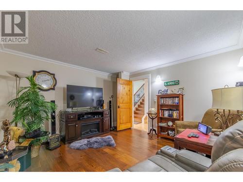 14419 Downton Avenue Unit# 211, Summerland, BC - Indoor Photo Showing Living Room