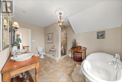 638 County 28 Road, Cavan Monaghan (Millbrook), ON - Indoor Photo Showing Bathroom