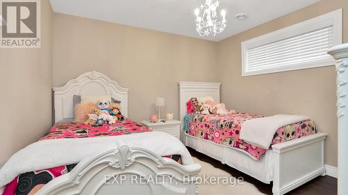 14 Rockingham Court, London, ON - Indoor Photo Showing Bedroom