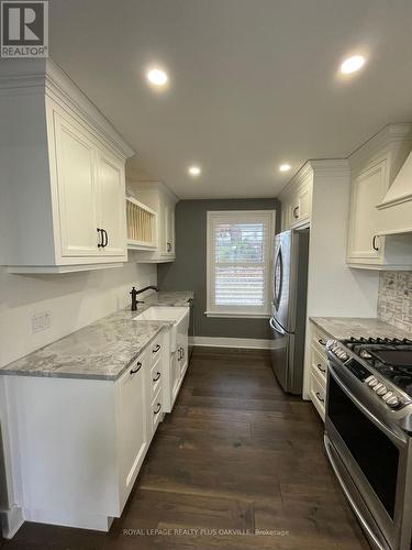 22 Bevan Court, Hamilton (Rosedale), ON - Indoor Photo Showing Kitchen With Stainless Steel Kitchen