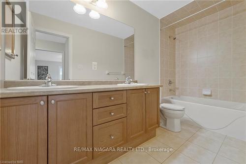 177 Wright Crescent, Niagara-On-The-Lake, ON - Indoor Photo Showing Bathroom