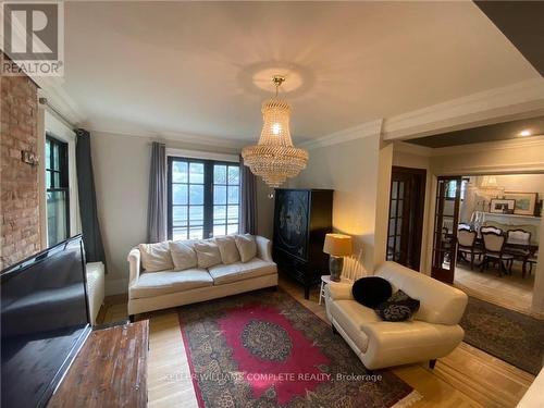 169 Delaware Avenue, Hamilton (St. Clair), ON - Indoor Photo Showing Living Room