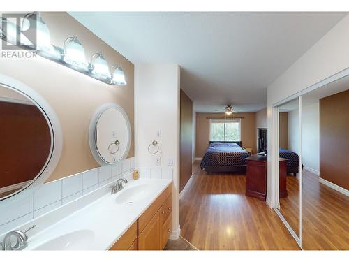 2481 Sing Street, Quesnel, BC - Indoor Photo Showing Bathroom