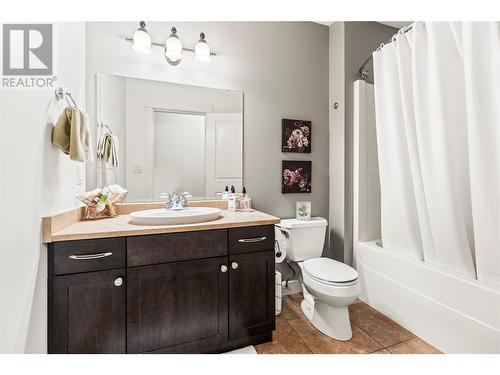 1581 20 Street Unit# 40, Salmon Arm, BC - Indoor Photo Showing Bathroom