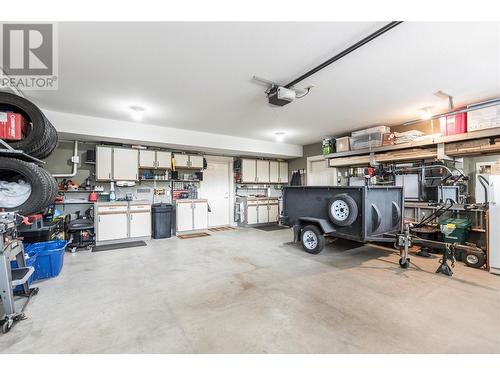 1581 20 Street Unit# 40, Salmon Arm, BC - Indoor Photo Showing Garage