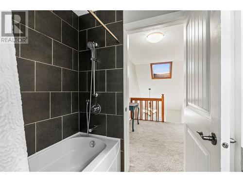 1404 41 Avenue, Vernon, BC - Indoor Photo Showing Bathroom