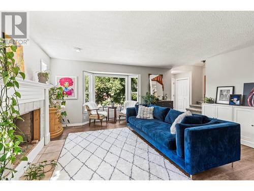 1404 41 Avenue, Vernon, BC - Indoor Photo Showing Living Room With Fireplace