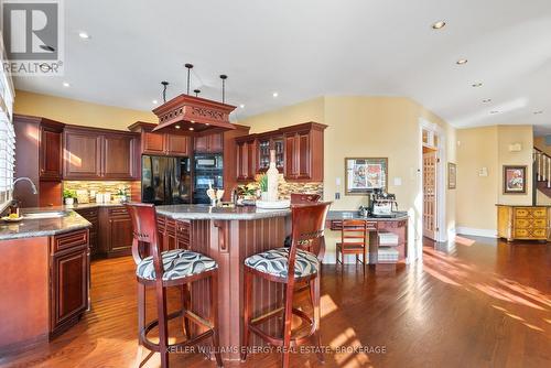 418 Euclid Street, Whitby (Downtown Whitby), ON - Indoor Photo Showing Kitchen