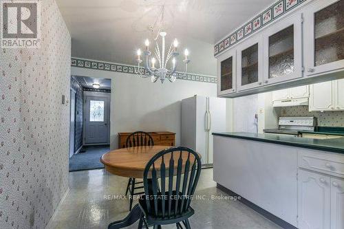 273 Sunview Street, Waterloo, ON - Indoor Photo Showing Kitchen