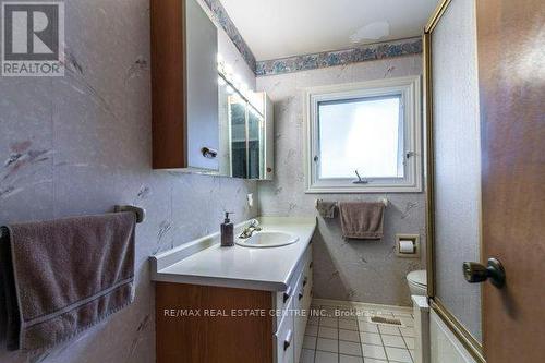 273 Sunview Street, Waterloo, ON - Indoor Photo Showing Bathroom