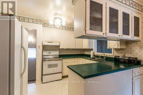 273 Sunview Street, Waterloo, ON - Indoor Photo Showing Kitchen With Double Sink