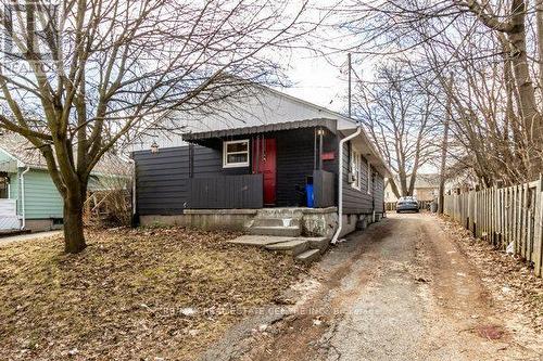 43 Hickory Street W, Waterloo, ON - Outdoor