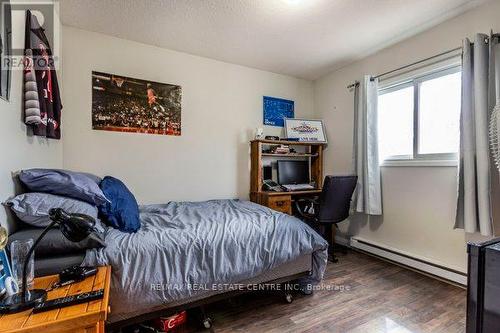 43 Hickory Street W, Waterloo, ON - Indoor Photo Showing Bedroom