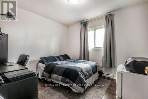 43 Hickory Street W, Waterloo, ON - Indoor Photo Showing Bedroom