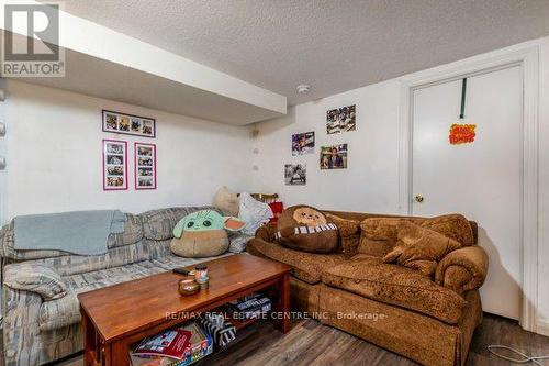 43 Hickory Street W, Waterloo, ON - Indoor Photo Showing Living Room