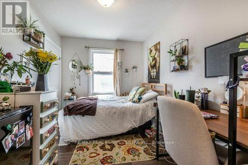 43 Hickory Street W, Waterloo, ON - Indoor Photo Showing Bedroom