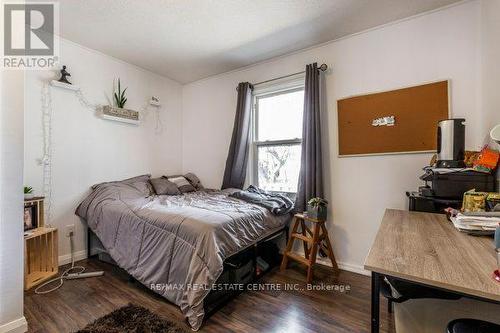 43 Hickory Street W, Waterloo, ON - Indoor Photo Showing Bedroom