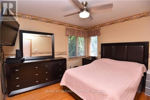 91 Dana Drive, Hamilton, ON - Indoor Photo Showing Bedroom