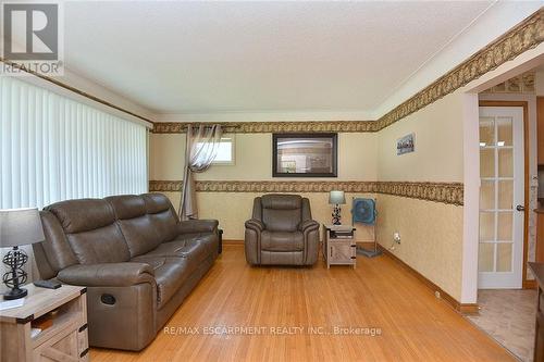 91 Dana Drive, Hamilton (Balfour), ON - Indoor Photo Showing Living Room