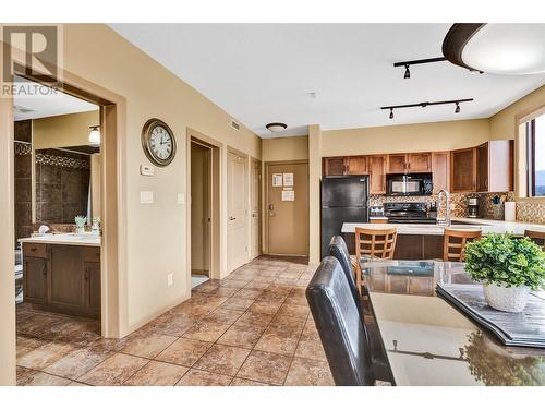 654 Cook Road Unit# 443, Kelowna, BC - Indoor Photo Showing Dining Room