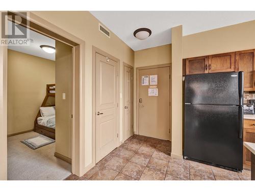 654 Cook Road Unit# 443, Kelowna, BC - Indoor Photo Showing Kitchen