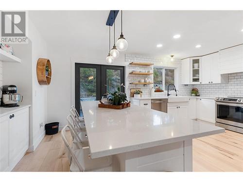 468 Rose Valley Road, West Kelowna, BC - Indoor Photo Showing Kitchen With Upgraded Kitchen