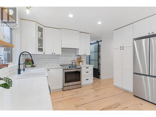 468 Rose Valley Road, West Kelowna, BC - Indoor Photo Showing Kitchen With Upgraded Kitchen