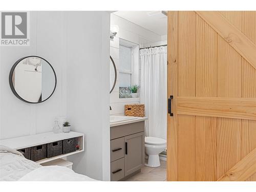 468 Rose Valley Road, West Kelowna, BC - Indoor Photo Showing Bathroom