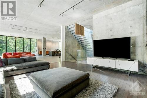 3495 Torwood Drive, Ottawa, ON - Indoor Photo Showing Living Room