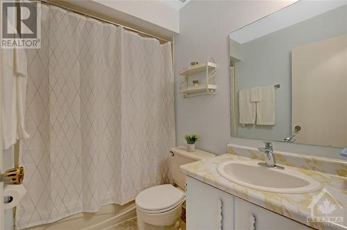 6 Bainbridge Avenue, Ottawa, ON - Indoor Photo Showing Bathroom