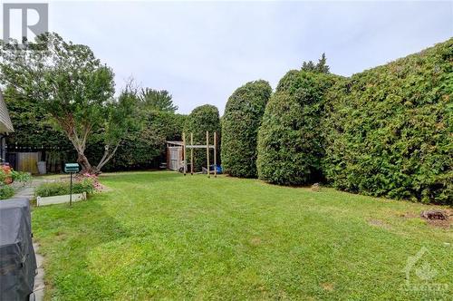 6 Bainbridge Avenue, Ottawa, ON - Outdoor