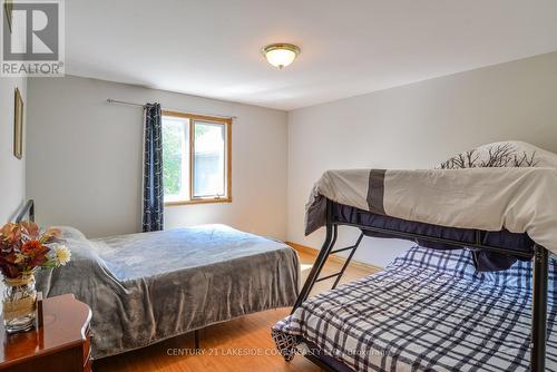 40 Ridge Avenue, Ramara (Brechin), ON - Indoor Photo Showing Bedroom