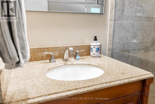 Main Fl - 576 Stephens Crescent, Oakville (Bronte East), ON - Indoor Photo Showing Bathroom