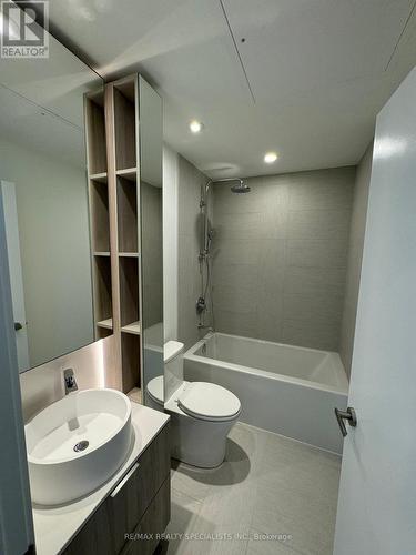 2108 - 28 Ann Street, Mississauga, ON - Indoor Photo Showing Bathroom