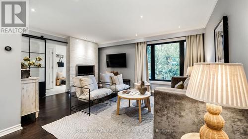 9 Delrosa Court, Toronto (Mount Olive-Silverstone-Jamestown), ON - Indoor Photo Showing Living Room