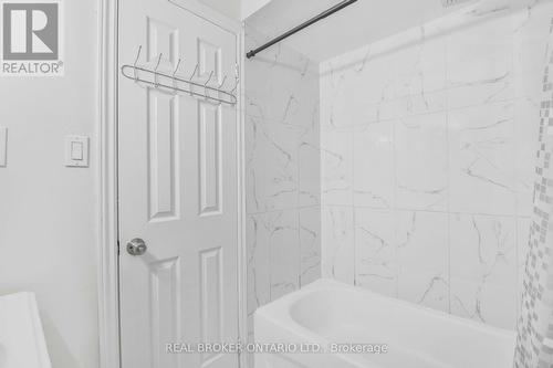 58 - 7475 Goreway Drive, Mississauga, ON - Indoor Photo Showing Bathroom