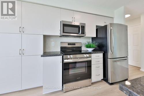 808 - 4850 Glen Erin Drive, Mississauga (Central Erin Mills), ON - Indoor Photo Showing Kitchen