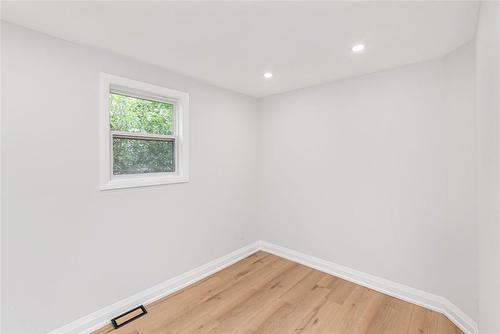 284 Grosvenor Avenue N, Hamilton, ON - Indoor Photo Showing Other Room