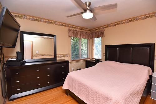 91 Dana Drive, Hamilton, ON - Indoor Photo Showing Bedroom