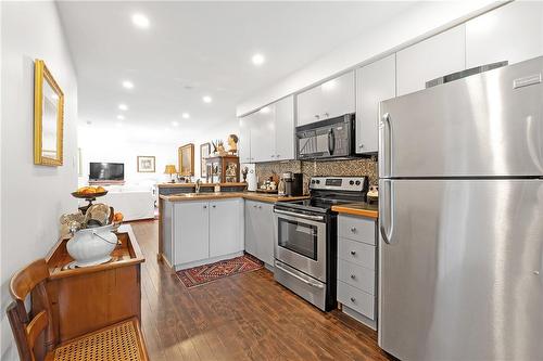 23 Macaulay Street W|Unit #3, Hamilton, ON - Indoor Photo Showing Kitchen