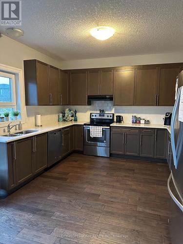 1882 Cedarpark Drive, London, ON - Indoor Photo Showing Kitchen With Double Sink