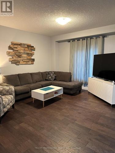 1882 Cedarpark Drive, London, ON - Indoor Photo Showing Living Room